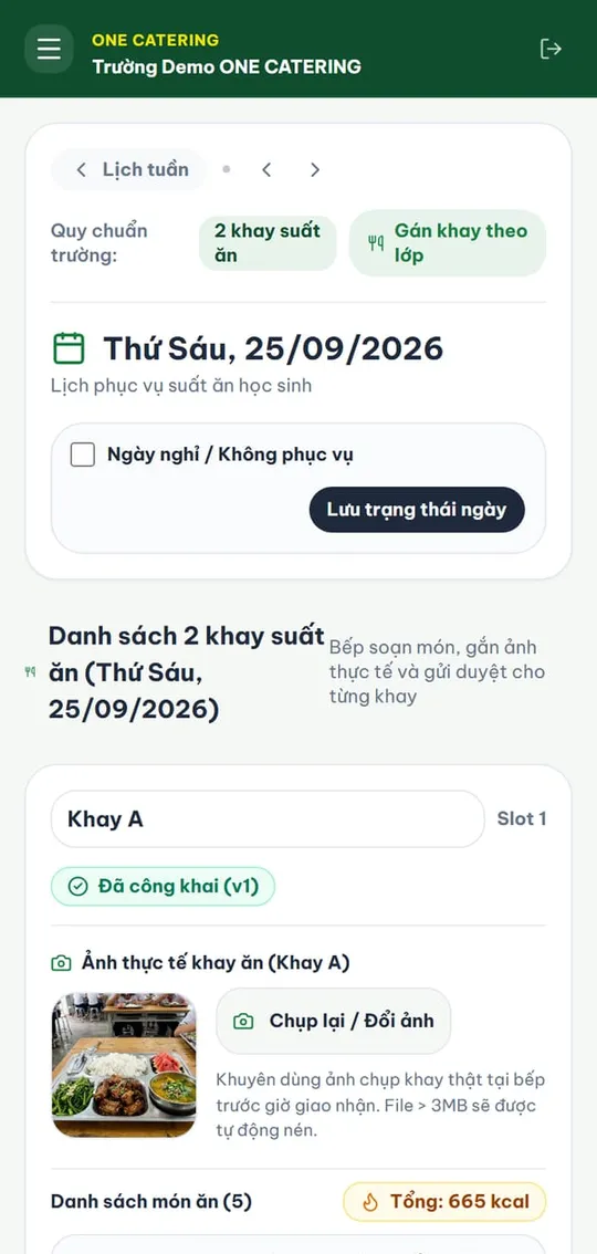 Màn hình bếp soạn khay trên điện thoại